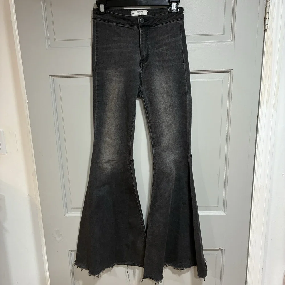 Free People Women Jeans 26 Just Float On Flare Bell Bottom Stretch‎ Raw Hem Boho